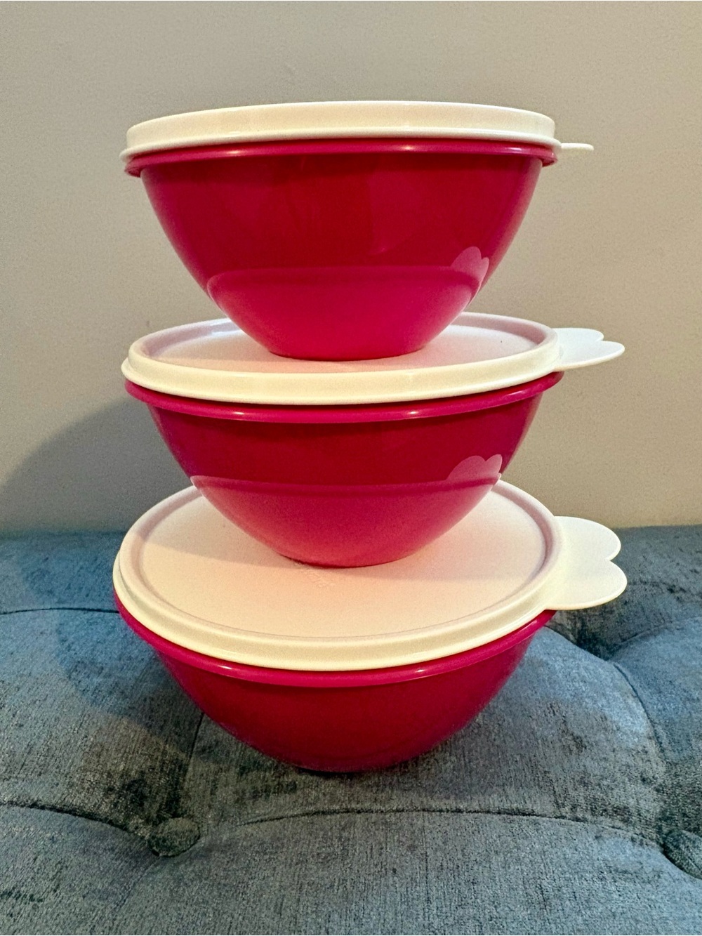 Tupperware Set of 3 Classic Wonderlier® Nesting Bowls Pink Fuchsia Kiss Colour